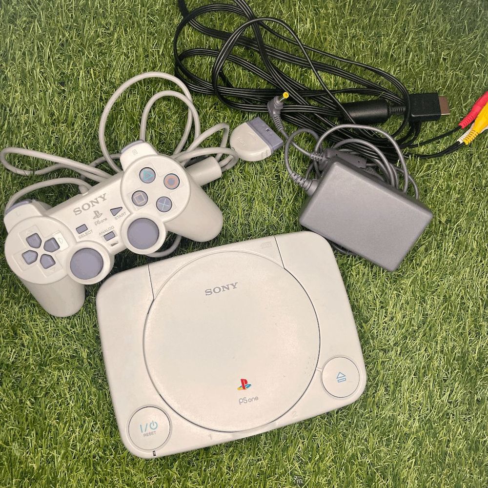 Sony PS One Playstation 1 - with controller and cables - Super Great - Picture 1 of 8
